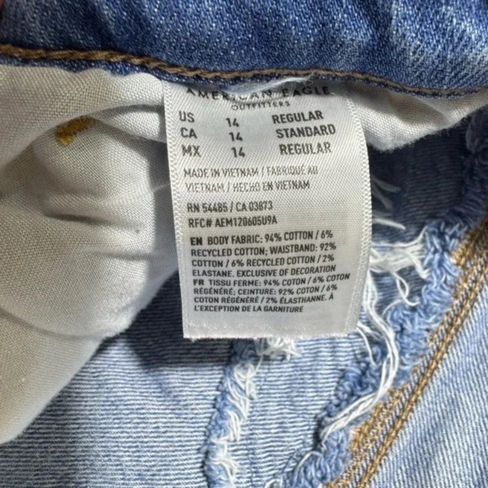 American Eagle Jeans Womens 14 Mom Jean Distressed Light Wash‎ Cotton Meas 32x27